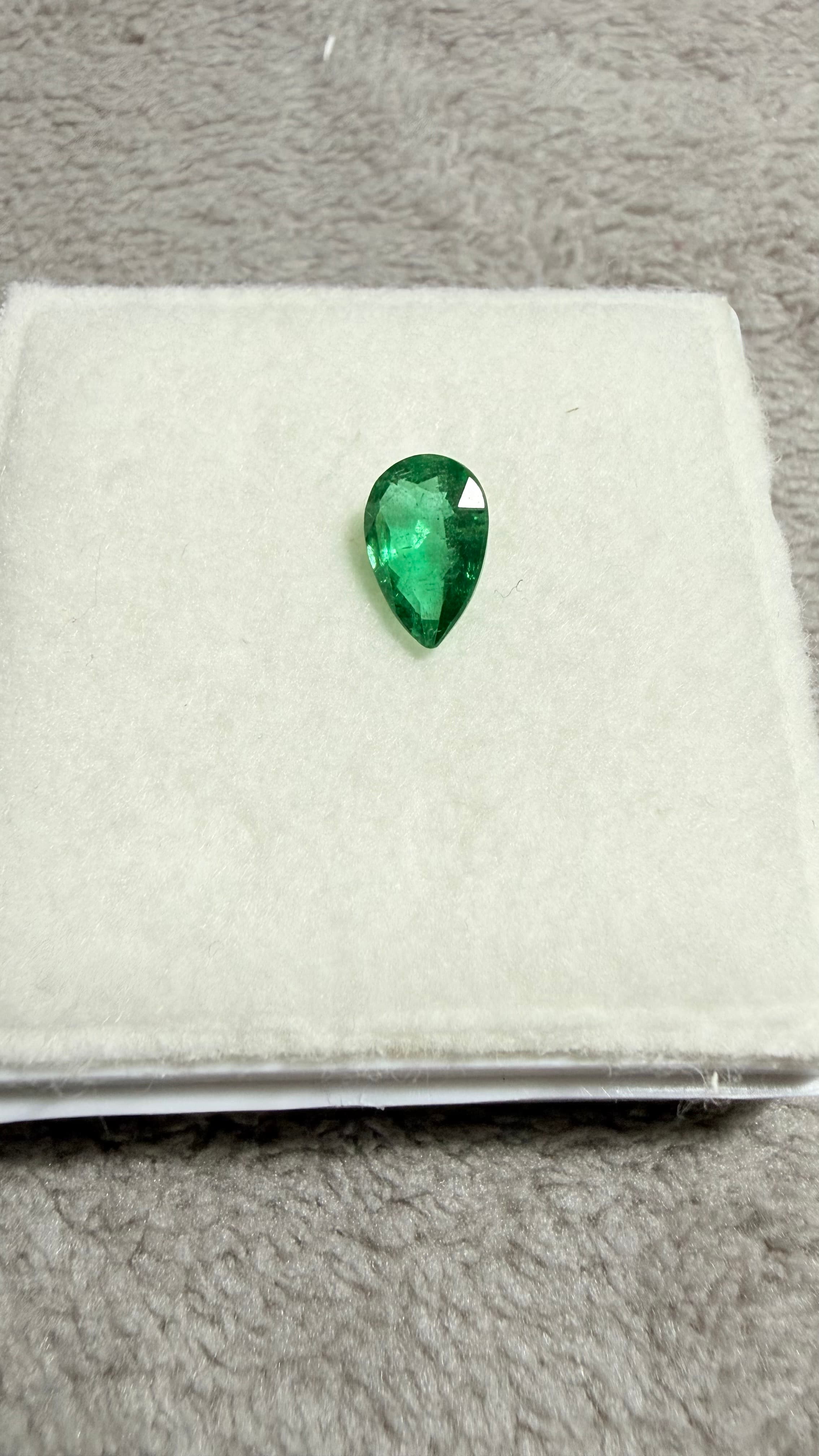 Minor Oiled Emerald