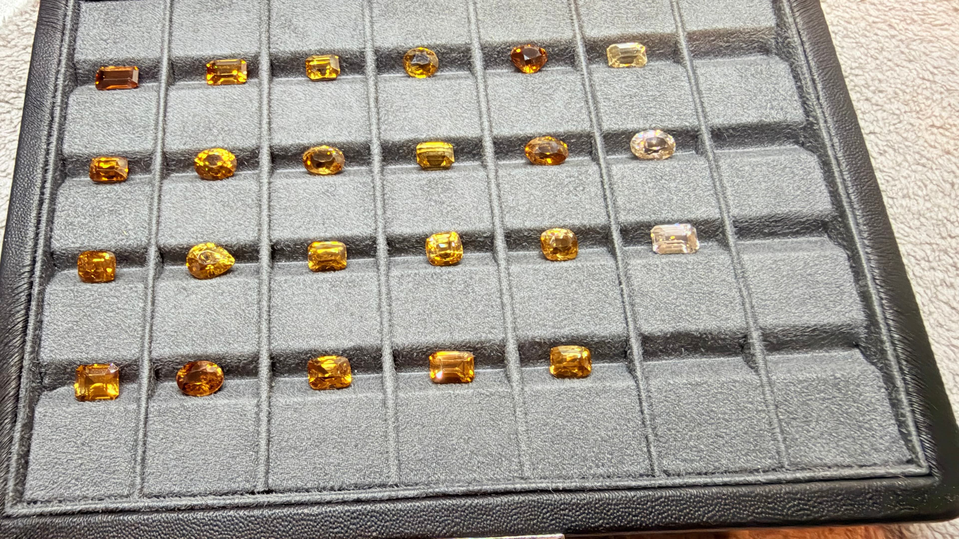Mixed Zircon Lot