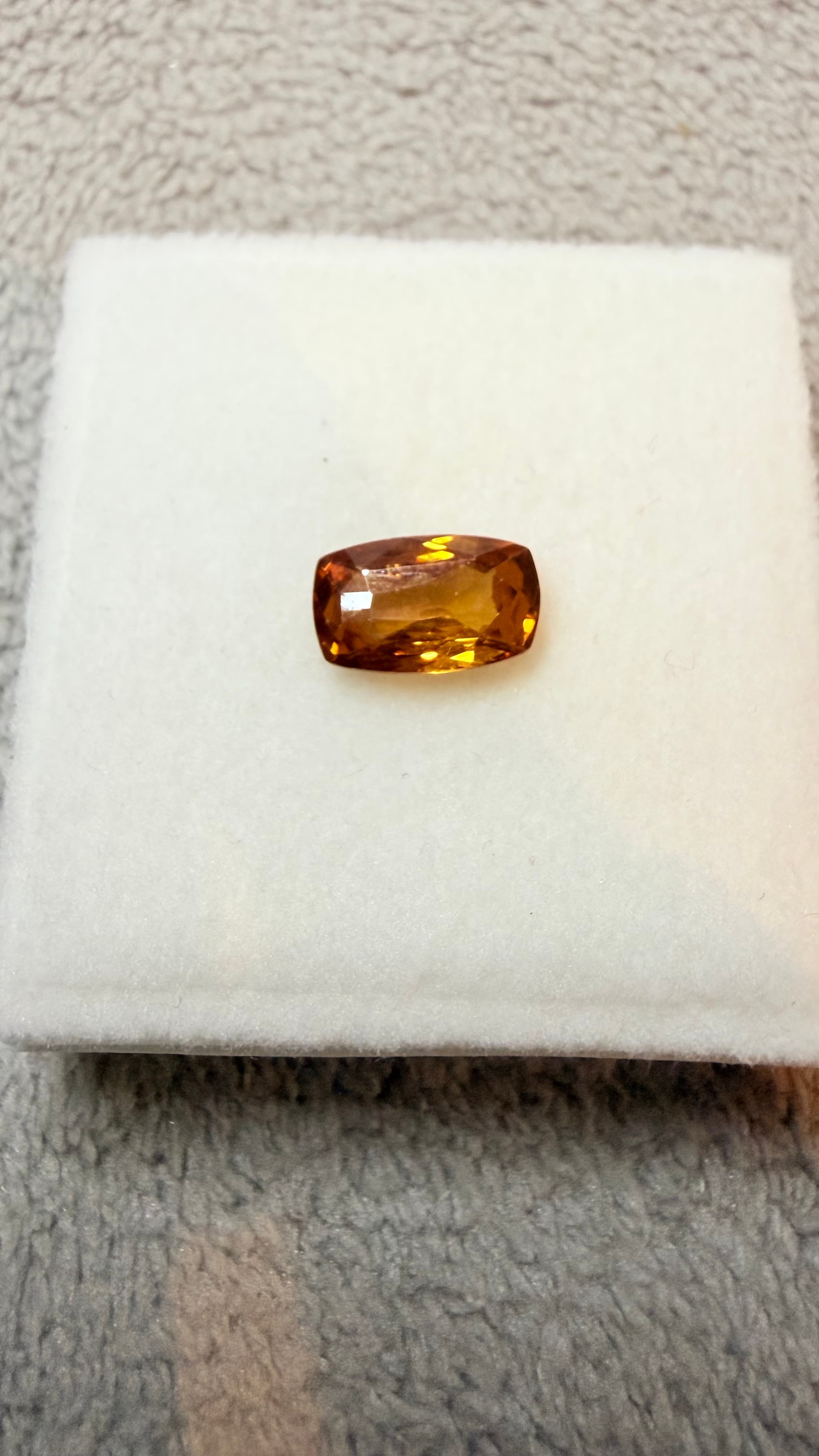 Oranges Zircon